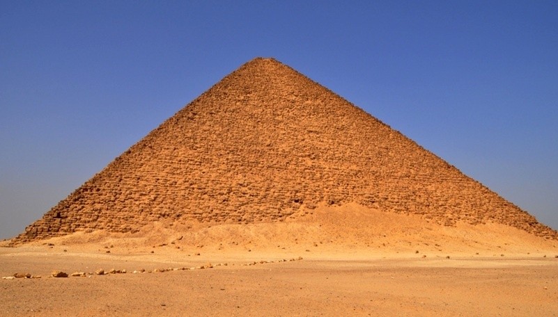 The Red Pyramid in Dahshur | Facts, info about The Red Pyramid