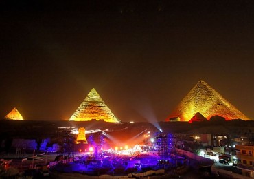 Sound and light in Giza Pyramids