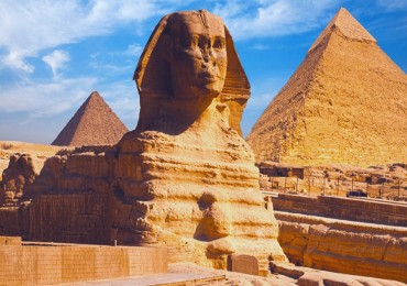 Layover tour to Giza pyramids and Sphinx