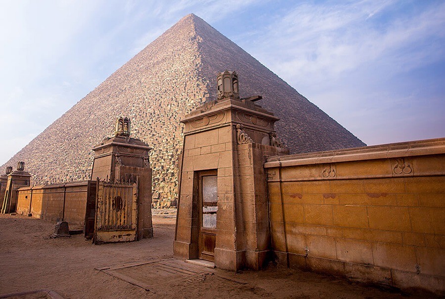 Pyramides de Gizeh, Sphinx et Sakkara depuis le port d'Alexandrie