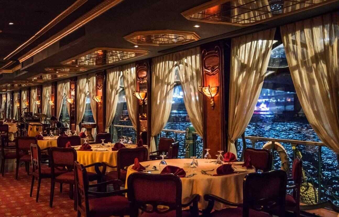 Dinner-Kreuzfahrt und Folklore-Show